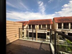 Holland Link (D10), Terrace #562523931